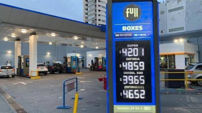 El Gobierno public� el decreto que congela por 90 d�as el precio de los combustibles
