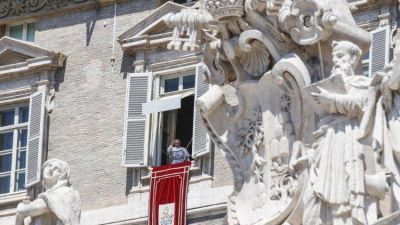 Papa: Dej�monos llevar por la mano de la Virgen