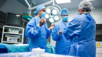 Denuncian que no entregan pr�tesis quir�rgicas para traumatolog�a por la disparada del d�lar