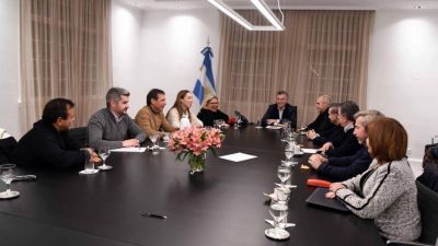 Macri mantiene a Pe�a y les da m�s juego a Carri� y a los radicales