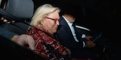 Pese a la resistencia interna, Elisa Carri� gana protagonismo en la campa�a electoral