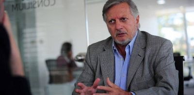 La consultora de Juan Jos� Aranguren critic� el congelamiento de las naftas: �Es un desincentivo a la inversi�n�