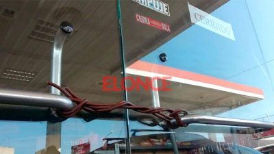 Cerr� temporalmente la estaci�n de servicios de Cinco Esquinas: Los motivos