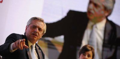 Pese a la masiva movilizaci�n, el peronismo dice que no altera en nada la campa�a
