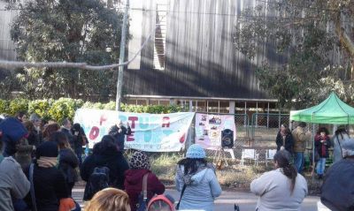 Polideportivos: �Jam�s el Ejecutivo habl� con las entidades del barrio�