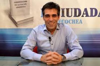 L�pez: �En un pa�s que se prende fuego, en Necochea sigue la obra p�blica�	