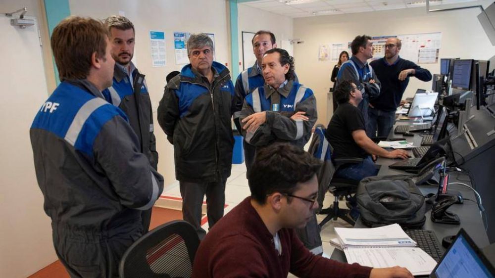 La acci�n de YPF cay� al nivel m�s bajo desde la crisis del 2002
