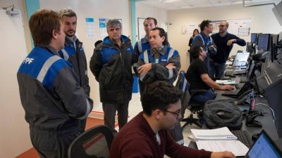 La acci�n de YPF cay� al nivel m�s bajo desde la crisis del 2002