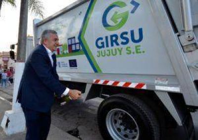 GIRSU: Entrega de cami�n compactador en El Carmen