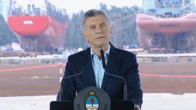 En medio de la crisis financiera, el Gobierno buscar� consensos con el PJ y enviar� el lunes la ley de renegociaci�n de la deuda