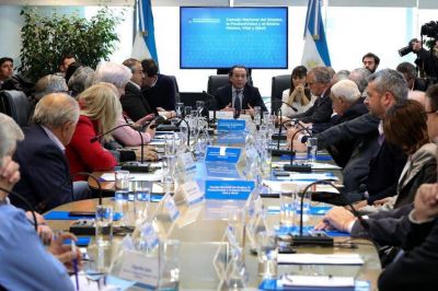 Sin acuerdo con los gremios, el Gobierno subi� el salario m�nimo un 35% en tres cuotas