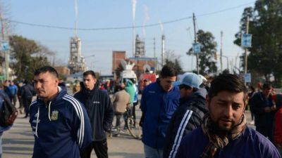 Por el conflicto con la Uocra en Ensenada, YPF podr�a suspender una inversi�n de USD 700 millones