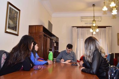 El Intendente se reuni� con vecinos que reclaman congelar las cuotas de los Cr�ditos UVA