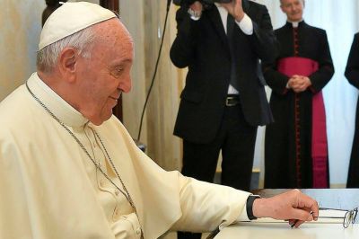 Con la mira en el c�nclave, el Papa anunci� la designaci�n de 13 cardenales