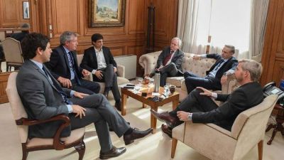 El Gobierno enfrenta un nuevo escenario: ascenso del ala pol�tica y campa�a virtualmente suspendida