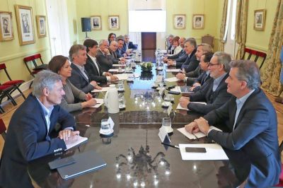 Optimista por la baja del d�lar, Mauricio Macri pidi� ahora no confrontar con la oposici�n