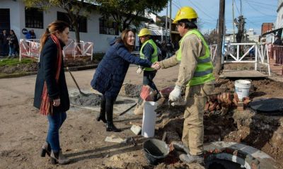 Del boom de la cloaca al recorte: Vidal fren� una obra clave y la pate� para 2020