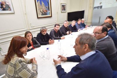 Los principales referentes de la Corriente Federal de Trabajadores se reunieron con Cristina Fern�ndez de Kichner.