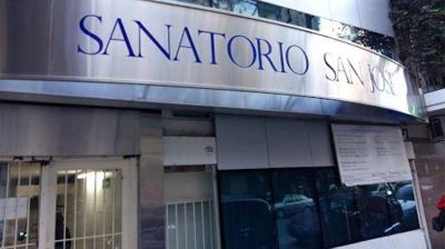 Lleg� con dolores a una cl�nica, la diagnosticaron mal y su hijo naci� muerto: la atendi� un falso m�dico que ahora es buscado por la Justicia