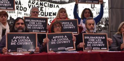 Por el conflicto y la violencia en Chubut, hay huelga de maestros en todo el país