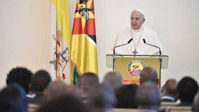Papa a autoridades: la reconstrucci�n pide poner a la persona en el centro