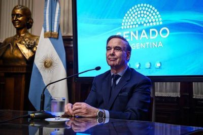 Pichetto extrema su libreto y vincula a los movimientos sociales con el endeudamiento del pa�s