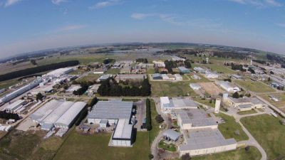 Advierten el despido de 50 empleados en un laboratorio del Parque Industrial