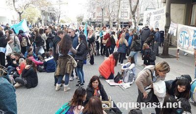 Docentes municipales realizar�n una marcha de antorchas por la crisis del sector