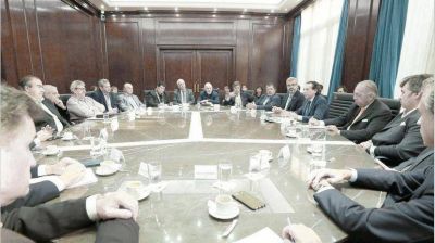 Cita entre la UIA y la CGT con la vista en un futuro acuerdo social