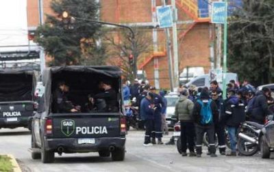 La Plata: reclamos de la Uocra por despidos en YPF
