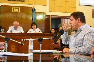 Eval�an medidas por demora en el pago de los asesores del Concejo