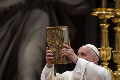 Papa Francisco: Es un suicidio separarse de la tradici�n 