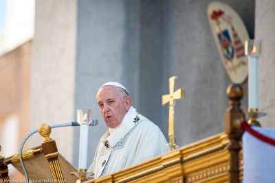 Papa Francisco: La cruz es la medida del amor y de la caridad