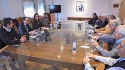 La CGT juega a dos puntas: reuniones con el Gobierno y apuesta por Fern�ndez