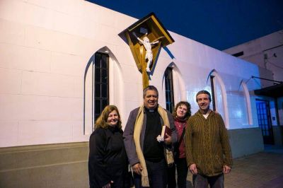 Entronizaci�n y bendici�n en la parroquia Nuestra Se�ora de la Victoria