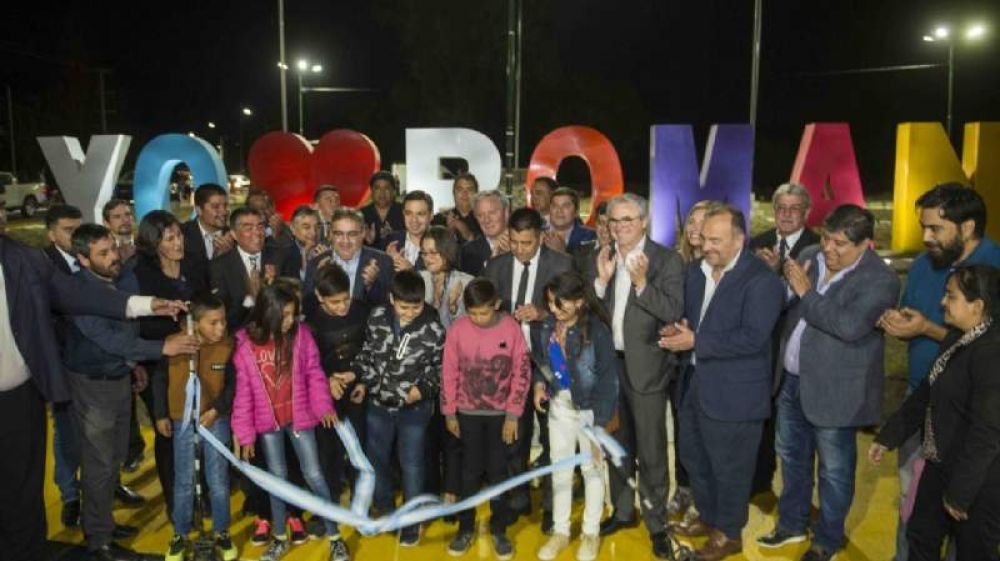 Corpacci y Gordillo inauguraron obras en el aniversario de Pomnil chicos van a comedores