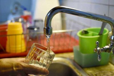Se redujo al 17% la suba en las tarifas del agua para Posadas y Garupá