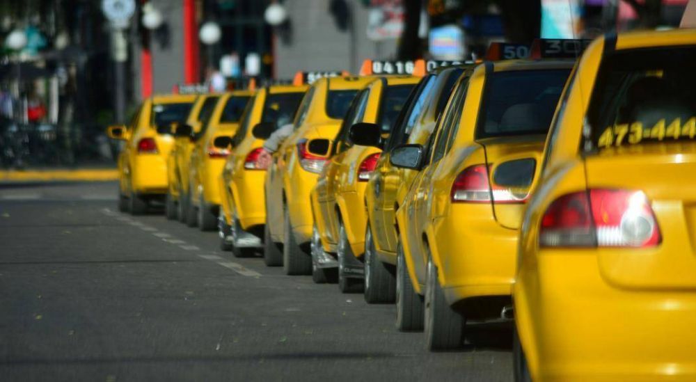 La Justicia ordena a la Municipalidad que inhiba chapas de taxis al Surrbac