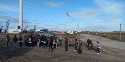Comenzaron las visitas guiadas de escuelas al ALN y el Parque E�lico Vientos de Necochea