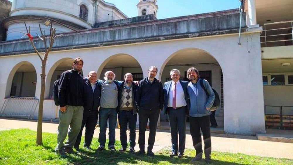 Alberto Fernndez visit a los curas villeros y les prometi trabajar juntos para combatir el hambre y la droga