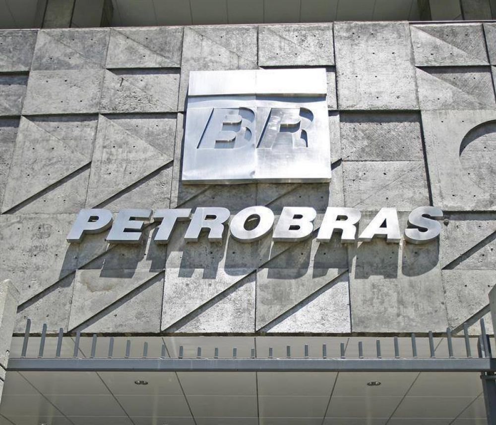 Petrobras puso en venta dos campos petrolferos en Amazonas