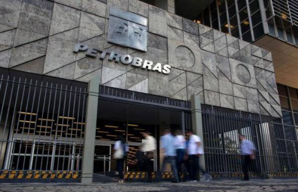 Petrobras puso en venta dos campos petrolferos en el Amazonas