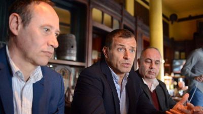 Bali Bucca recorri� la zona c�ntrica: �la crisis golpea al 30% de los comercios�