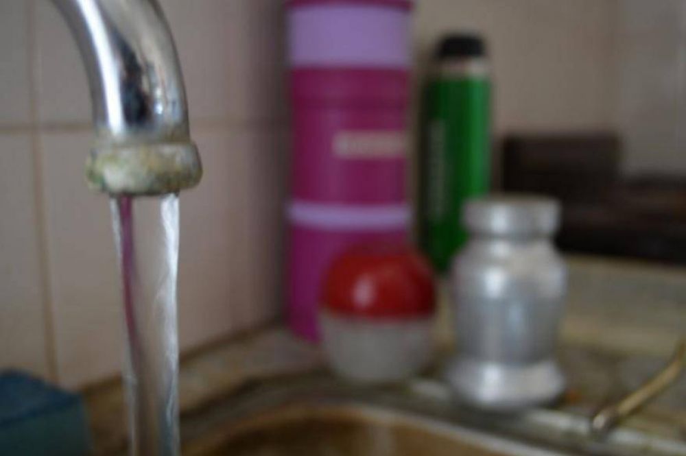 �Agua con larvas en La Plata?: Concejal pide informes por la 