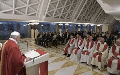 El Papa Francisco lamenta cuando los obispos se olvidan de los sacerdotes