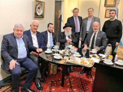 El l�der del BUR, Rab Samuel Levin, fue recibido por las autoridades de la DAIA