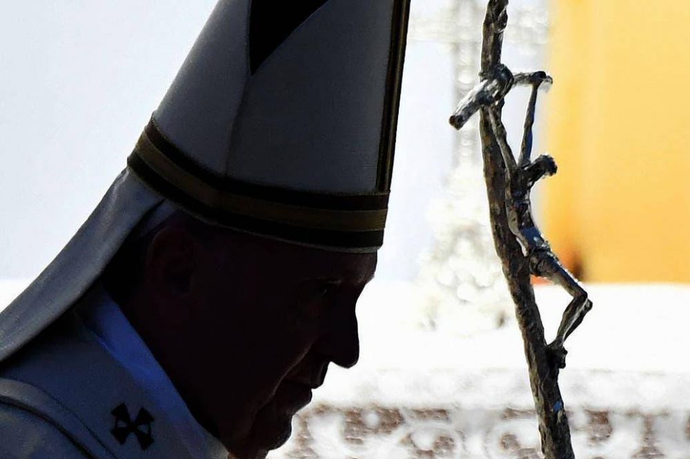 Las intrigas contra el Papa contin�an y tienen al pr�ximo c�nclave en la mira