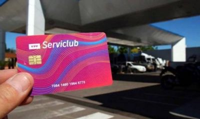 A pesar los precios congelados, YPF contin�a con las promociones de carga de combustibles