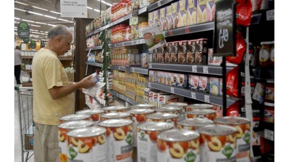 Las ventas en supermercados bajaron 12,7% en julio y sumaron 13 cadas consecutivas