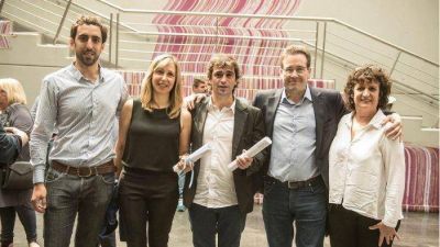 El FIT present� un proyecto para que los legisladores ganen como un docente